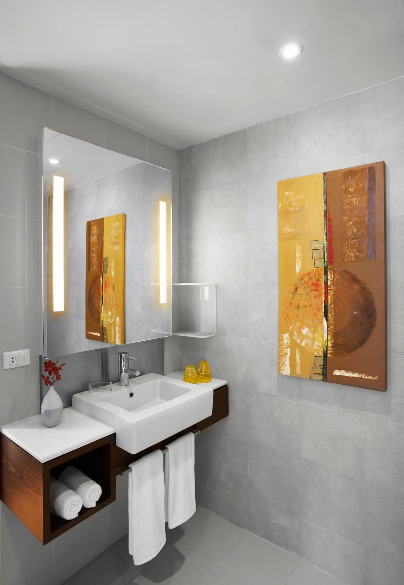 Nh Asoke Отель 4*